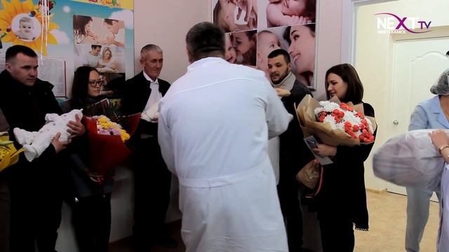 Торжественная выписка из роддома. смотреть онлайн