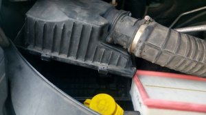 Renault Master 3 2.3 Dci Engine Air Filter Replacement & Cleaning