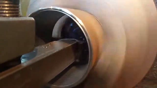Нарезание резьбы. Нарезание внутренней резьбы G2 1/2 на муфте #производство #нарезкарезьбы #муфта