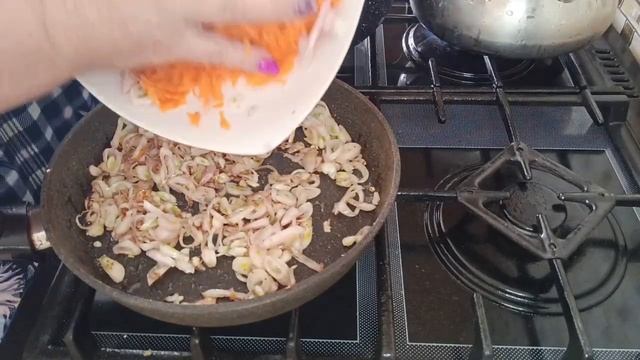 ГРЕЧАНИКИ В ПОДЛИВЕ. Очень вкусные котлеты с гречкой.