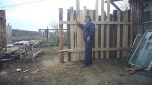 Авангардный забор из горбыля и подгорбыльника.