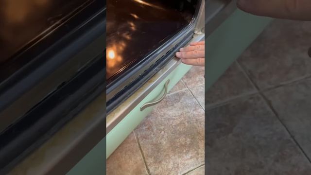 Как снять стекло с духовки | Лайфхаки от Нечетова | nechetoff | ПОДПИШИСЬ ⬇️? #shorts смотреть онлайн