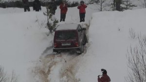 Лыткарино 02.01.2019. Собрали кроссоверы помесить снег. Sorento Yeti Нива Vitara Duster Москвич-214