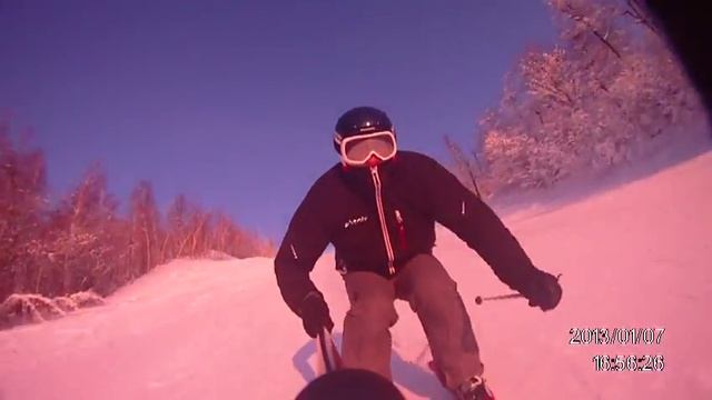 120км/ч на лыжах, вид с боку смотреть онлайн