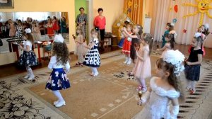 Танец с ложками. Средняя группа "Цветик-Семицветик" МБДОУ "Детский сад № 28" г. Троицк