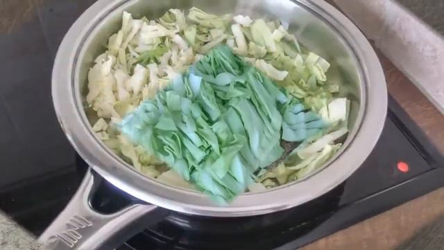 Омлет со молодой капустой смотреть онлайн