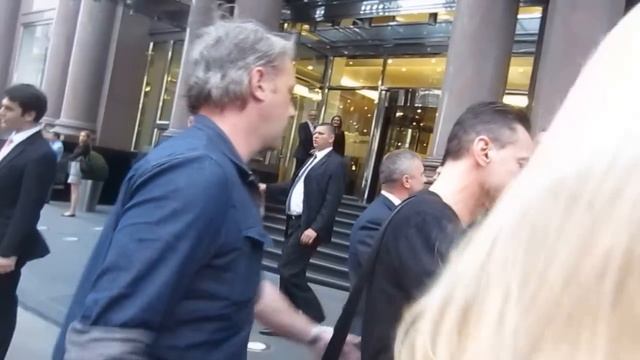 Dave Gahan & his family arriving at Ararat Park Hyatt in Moscow 21st June 2013 смотреть онлайн