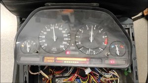 Запуск приборной панели BMW E32/E34 на коленке и прошивка её кодера