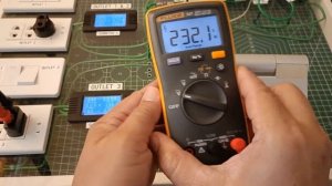 [ENG SUB] Fluke 107 Digital Multimeter- Unboxing and Test