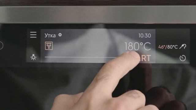 Приготовление утки в духовом шкафу Electrolux Intuit с шеф-поваром Владимиром Мухиным