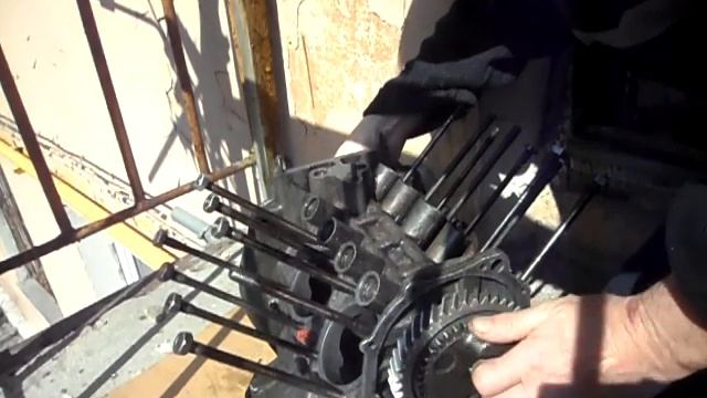 Заз 965. Ремонт двигателя. Замена втулок распредвала. Проверка ремонта воздухом.
