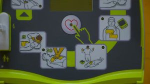 ПЕРВАЯ ПОМОЩЬ В ШКОЛЕ ПРИ ВНЕЗАПНОЙ ОСТАНОВКЕ СЕРДЦА