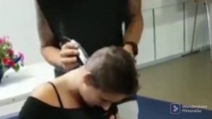 Beautiful girls headshave / Audience shave girl head / Underhead shave