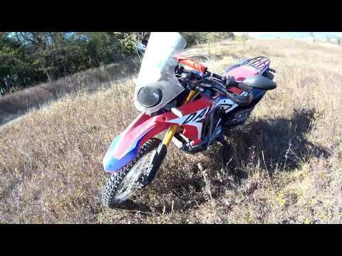 Motoland Dakar 250ST, ветка в грудь - замедленное видео , максималка на 12 звезде. смотреть онлайн