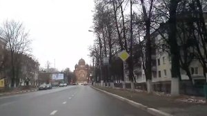Начало экз. и разворот на перекрестке со светофором.