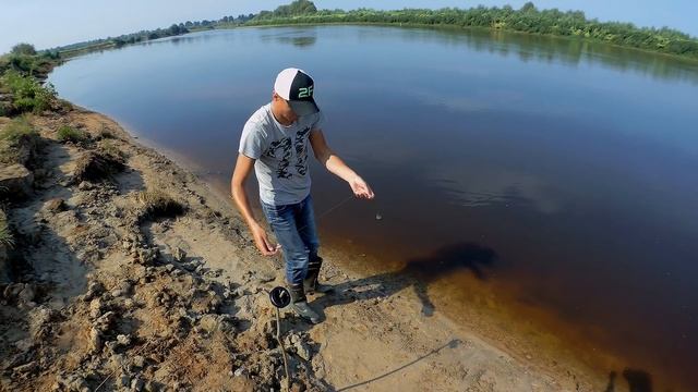 С фидером на Днепре. Рыбалка в Беларуси. Гроза помехой не стала смотреть онлайн