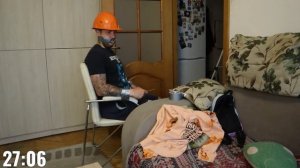 Выбраться из плена чтобы выжить(привязали к стулу)