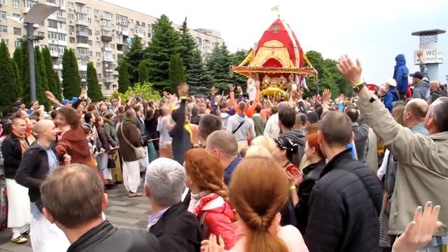 Танец матаджи на Ратха Ятре смотреть онлайн