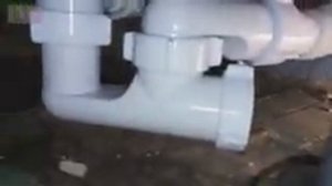 МЕНЯЕМ СИФОН И ПОЛ В ВАННОЙ СВОИМИ РУКАМИ!!!