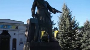 Поле Полтавской битвы. Памятник Петру Первому