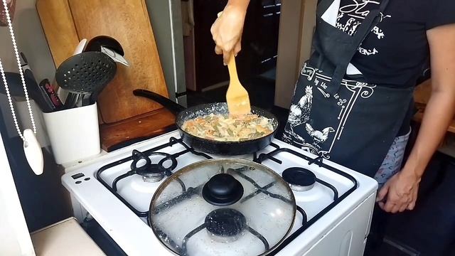 Влог. Готовим самые вкусные макароны с сыром?Плохая погода. Василиса играет дома