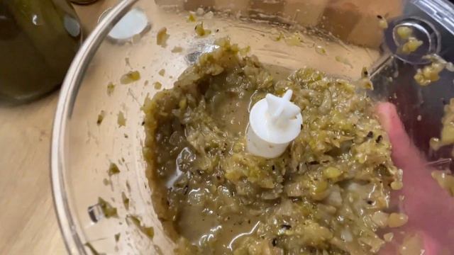 Мясо лося в духовке. Огуречный релиш. Гарнир из пекинской капусты на гриле смотреть онлайн