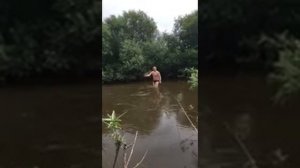 Замер глубины водоема