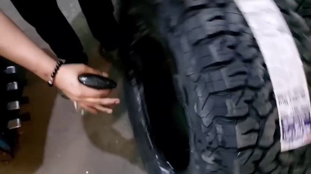 Fuel Traction 17" with BFGoodrich Ko2 285/70 R17 on a 2023 Ford Ranger Wildtrak @ RNH Tire Supply смотреть онлайн