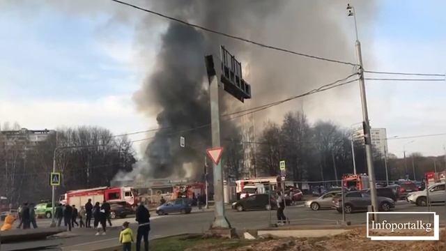 24-Магазин/Пожар/метро юго-западе #пожар #infoportalkg смотреть онлайн