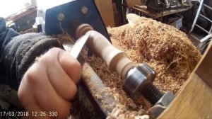 Точу ручку для напильника.