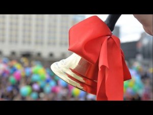 Трогательное поздравление ученикам на Последний звонок  и выпускной. Слайд-шоу. Видеопоздравление