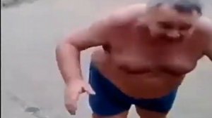 Стас Барецкий упал на асфальте и пернул!