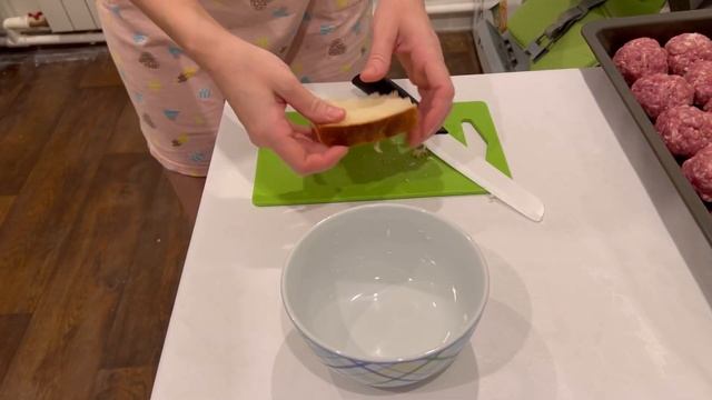 Готовлю заготовки из фарша. Ежики и котлеты