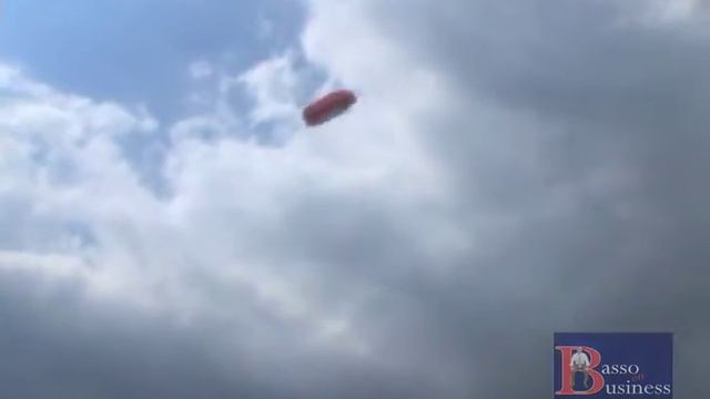 Basso On Business 8/08 - Cosmic Kites смотреть онлайн