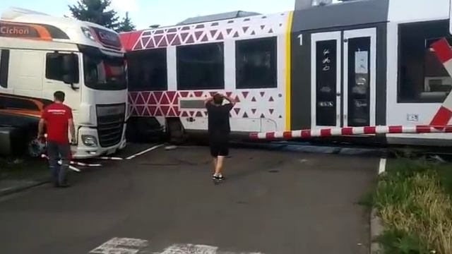 Zugunfall zwischen Bad Dürkheim - Bockenheim смотреть онлайн