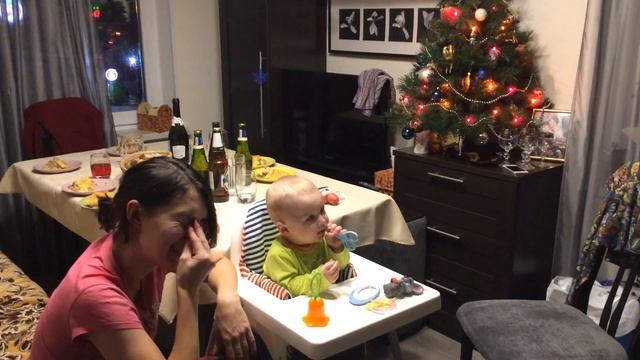 30.12.2016. Поздравление Саше с 9 месяцами - "Куда ползет Санек - большой секрет!" смотреть онлайн