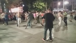 Харьков, танцы на площади.