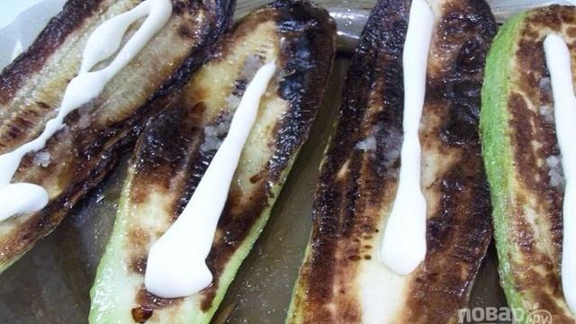 Закусочные рулетики из кабачков