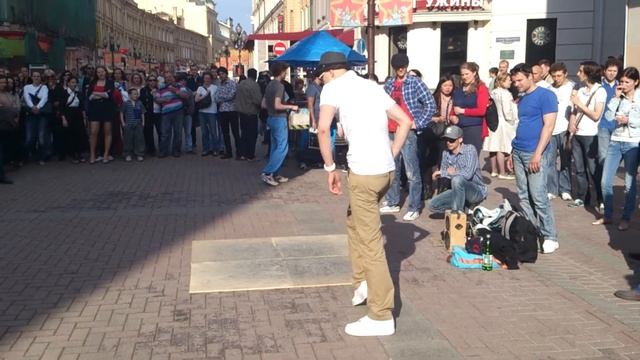 Старый арбат. Уличные артисты смотреть онлайн