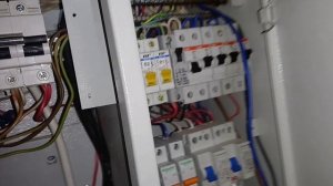 Жесть с электрикой в частном доме 2005 года Нет заземления Часть 2.mp4