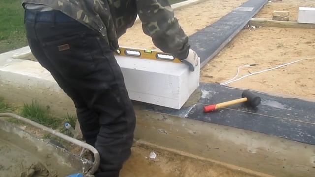 Кладка первого ряда газоблоков смотреть онлайн
