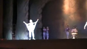 Денис Каганер в роли "мачехи" в балете "Золушка"
