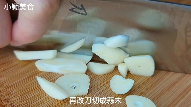 【小穎美食】涼拌黃瓜，切記不要用鹽醃，教你一招，比飯店的還好吃，5分鐘學會