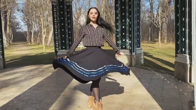 Смуглянка / A Moldavian girl