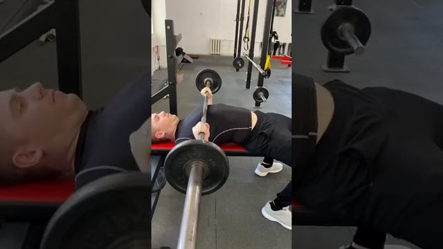 Жим штанги лёжа смотреть онлайн