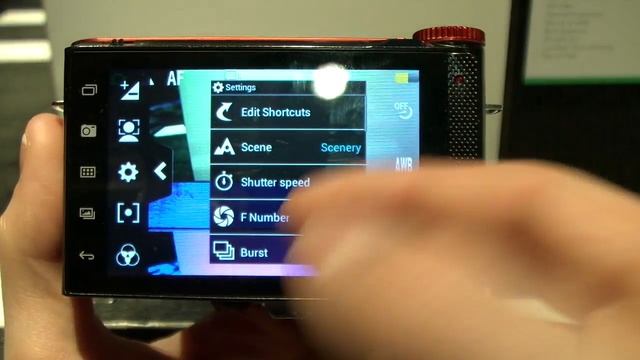 Polaroid IM1836, running Android, hands-on at CES 2013 - by Mobile-Source.com смотреть онлайн