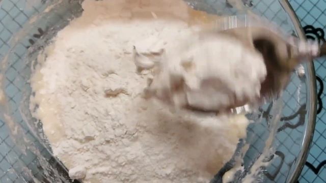 Хачапури по Имеретински . Khachapuri in Imereti. смотреть онлайн