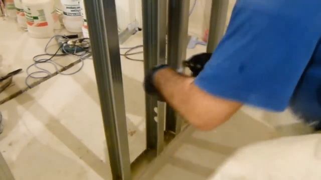 Как быстро собрать металло-каркас для ГКЛ без саморезов. смотреть онлайн