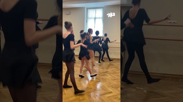 ТАКОГО вы раньше НЕ ВИДЕЛИ! НЕВЕРОЯТНОЕ выступление в МАЛОМ ТЕАТРЕ!