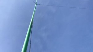 Установил стеклопластиковую мачту 16м